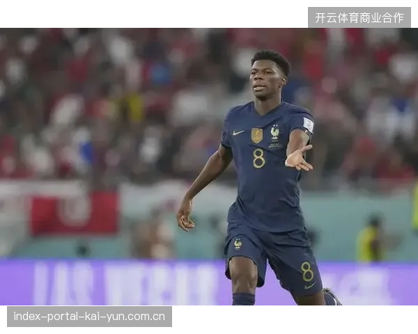 法国队在领先后的松懈导致防线被轻易打穿，这是德尚在世界杯前需解决的课题